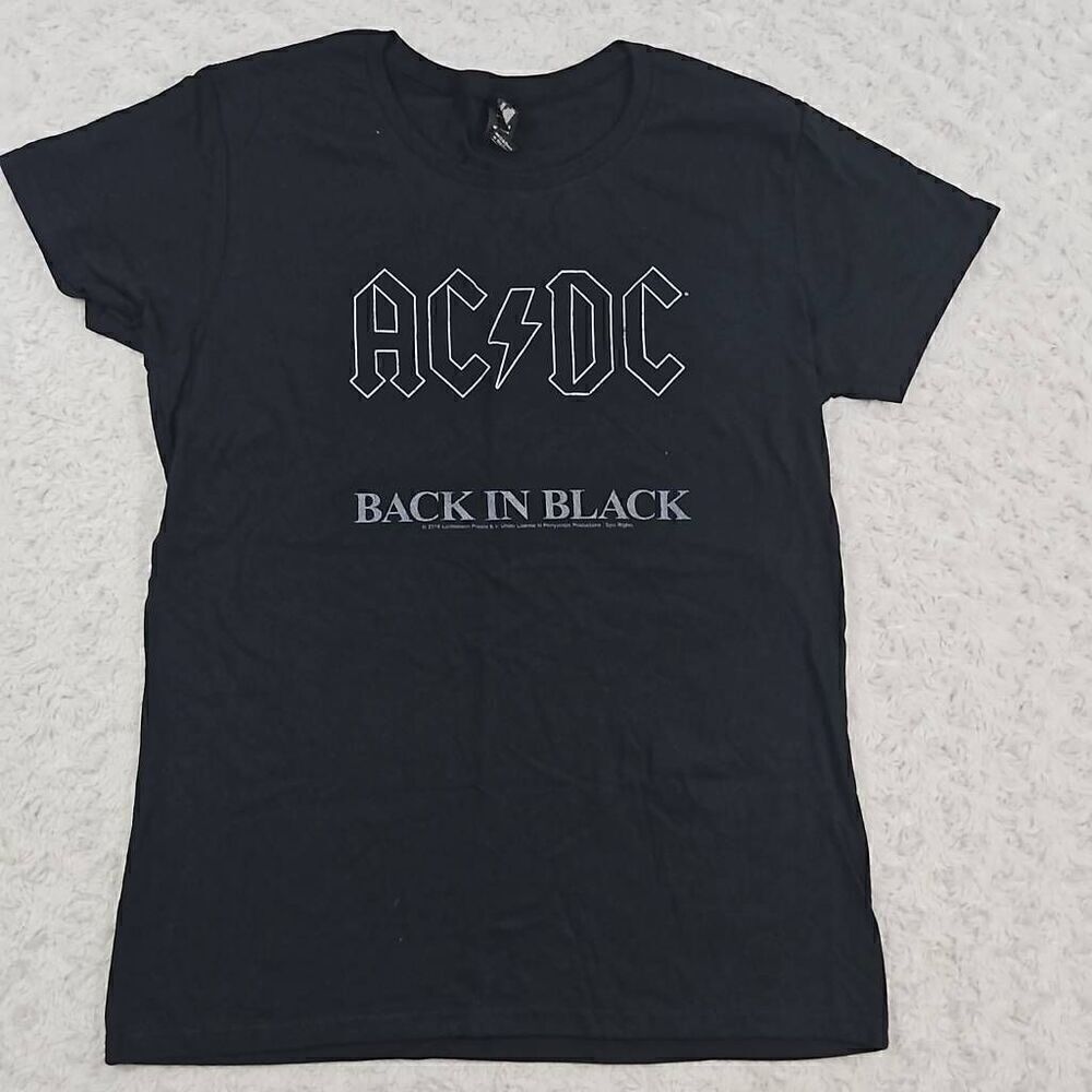 AC DC Womens Medium Back in Black Graphic Tee Rock Music Band Festival Concert